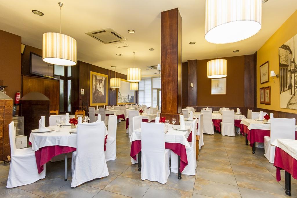 Hostal Restaurante Alarico Allariz Esterno foto