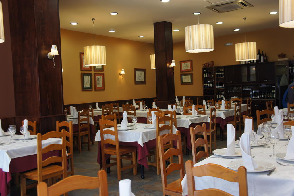 Hostal Restaurante Alarico Allariz Esterno foto